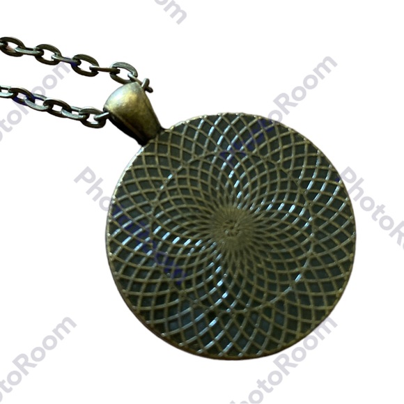 Mama bear necklace - Picture 3 of 4